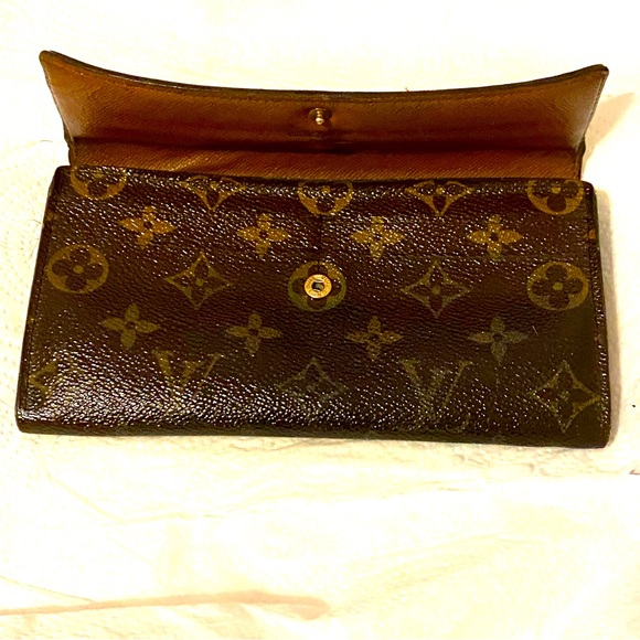 Louis Vuitton Monogram Portefeiulle Sarah
Long Bifold Wallet. 2007 France. - Picture 8 of 15